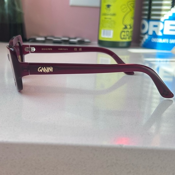GANNI x Ace & Tate Sadie Sunglasses in Cherry Bomb